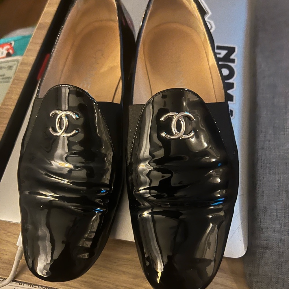 CHANEL Black Patent Leather Loafers with CC Emblem
